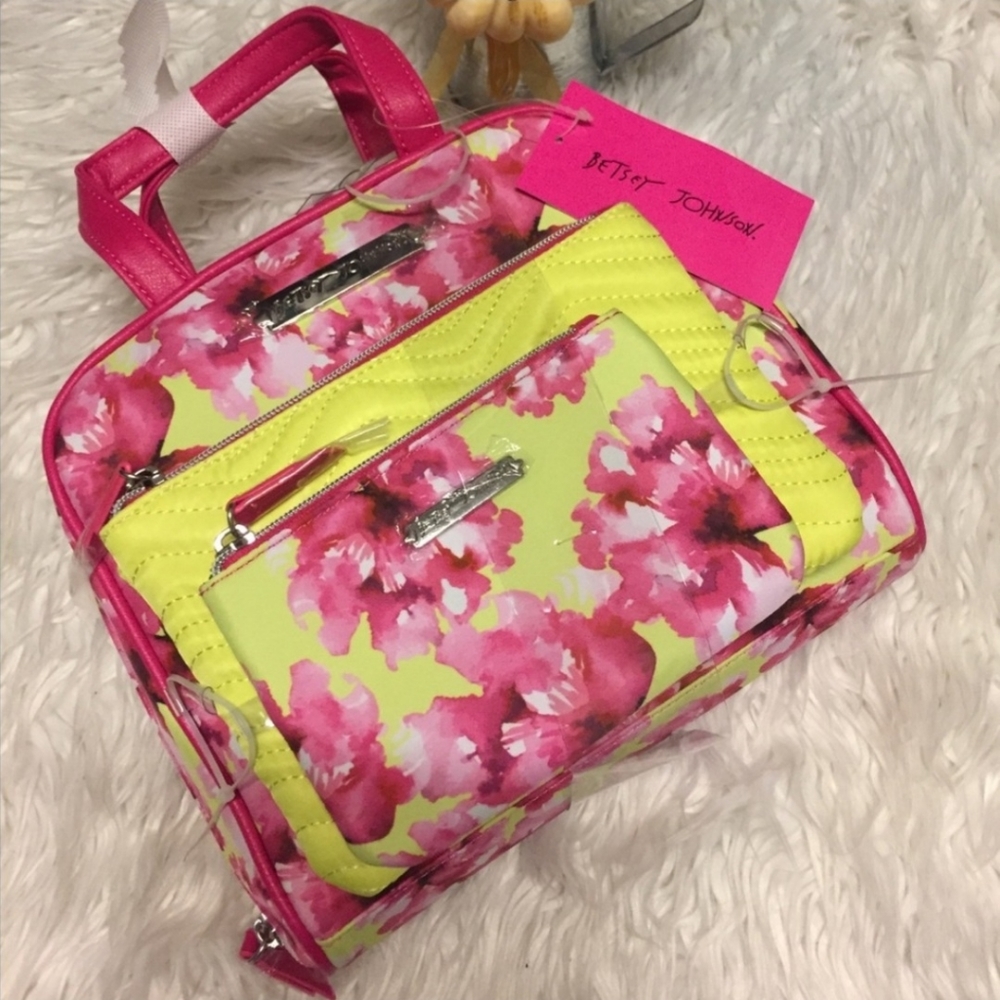 Betsey Johnson 3 Piece Travel Set Cosmetic Suitcase